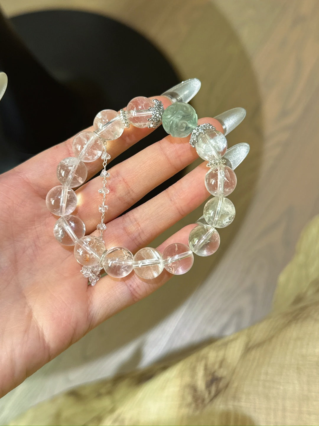 ▫️▪️ White crystal fluorite moire bead bracelet